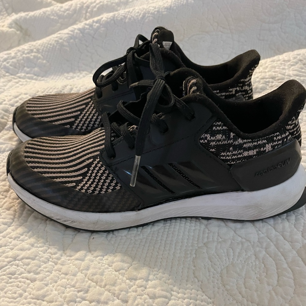 Girls Adidas rapid run cloudfoam sneakers